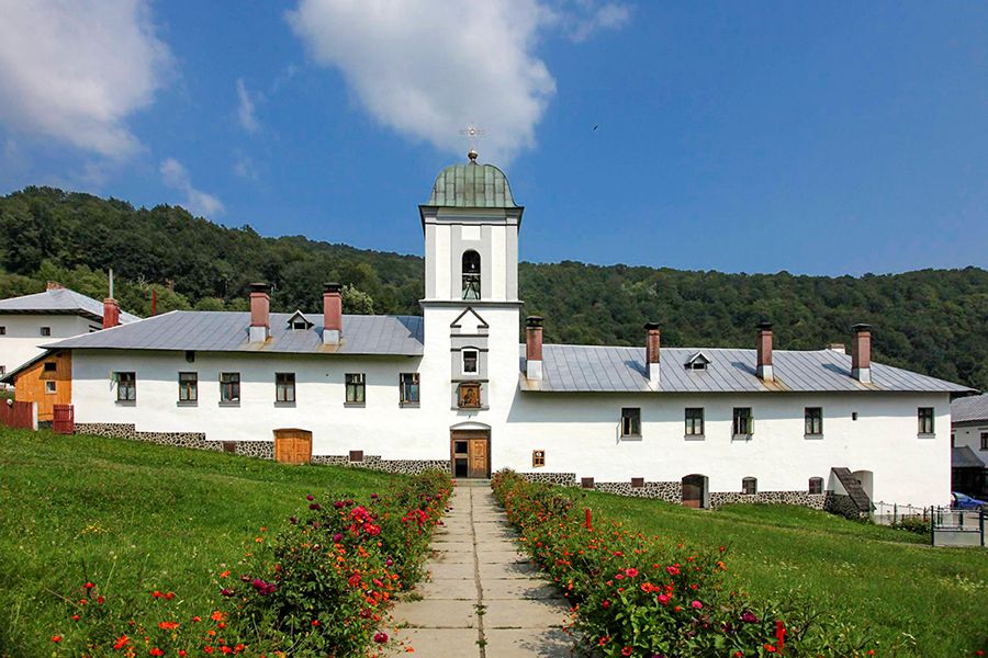Mănăstirea Frăsinei – singurul lăcaș de cult unde accesul femeilor este interzis